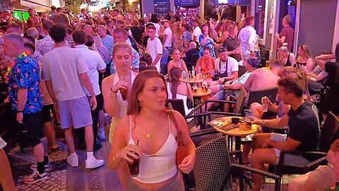 POV: Girls Weekend in Albufeira Just Started 😍🍾