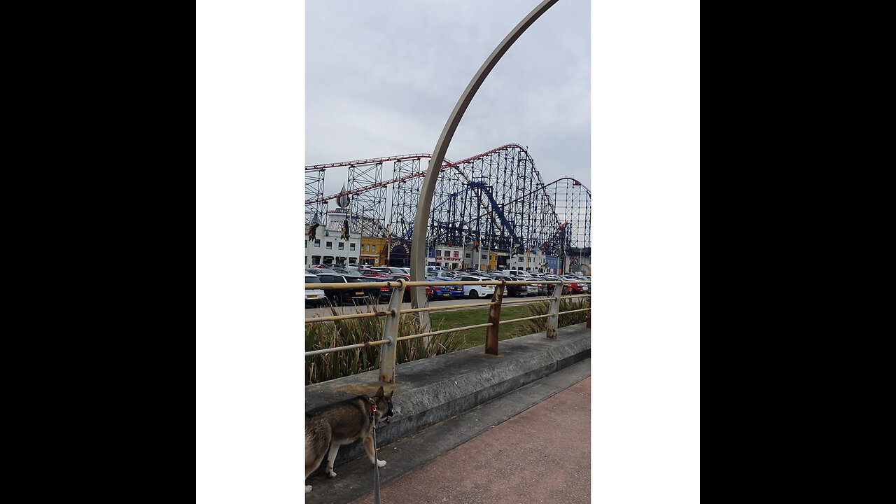 UK Theme park, I got on the wrong Train
