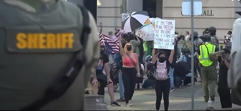 Los Angeles Protest LIVE: Protesters Flood Downtown L.A. Amid Nationwide Protest Against Trump |N18G