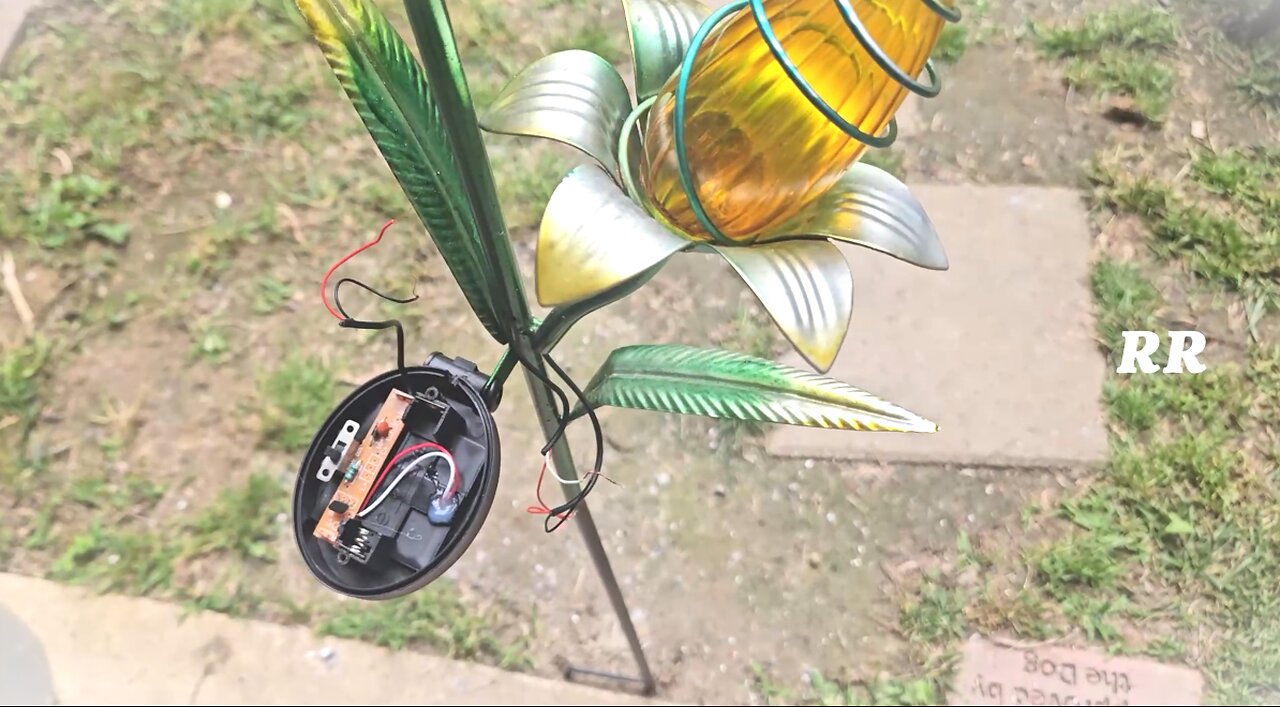 Replacing a mini Solar Panel on a Garden Decoration