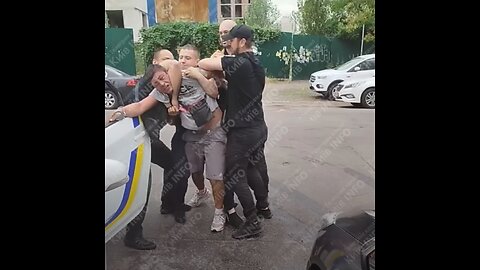 Otro caso de movilización forzosa: hombre agredido en Kiev