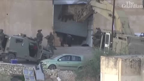 Moment Israeli forces shoot dead surrendered Palestinians