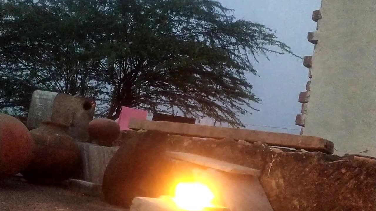 Home experiment by candle and water