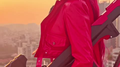 Is that body for real?! Insanely high-sync Red Hood cosplay.