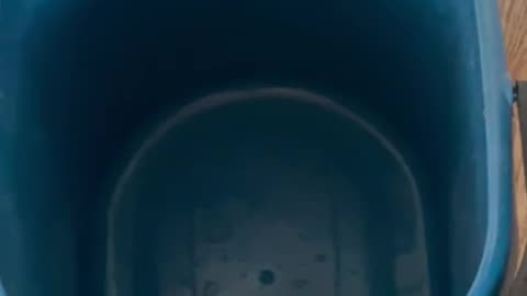 Ndërtim pa leje në tarracën e pallatit, dëmtohen banesat e fqinjëve