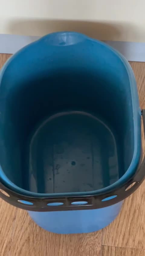 Ndërtim pa leje në tarracën e pallatit, dëmtohen banesat e fqinjëve