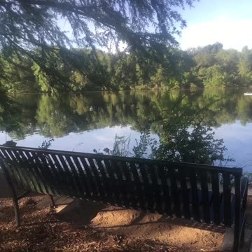 If you get tired, have a seat.🌷