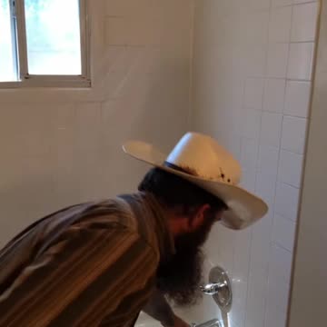 Cowboy Hat Guy Finds Rotten, Corroded Shower Nightmare!