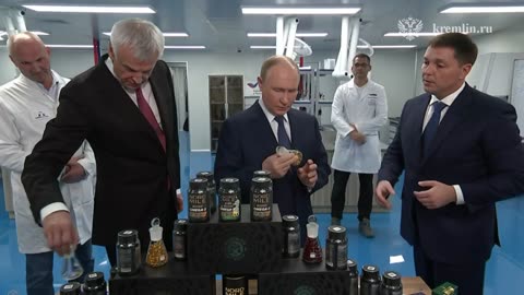 Владимир Путин находится с рабочей поездкой в Магадане