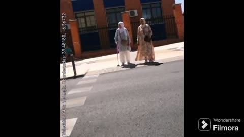Las señoras del hijab y el intento de atropello (Momentos directo 1)