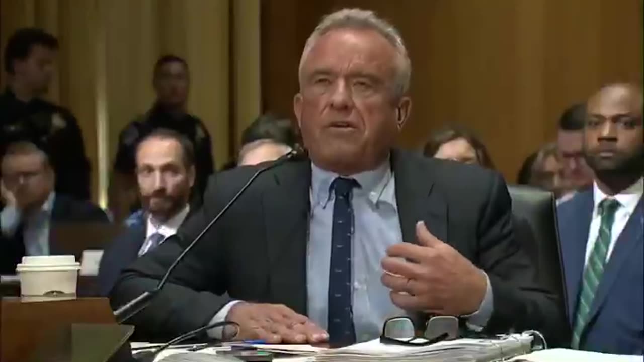 RFK Jr. wins back and forth exchange with Elizabeth Warren