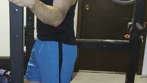 How to Do Sissy Squats (and Not Fall Over!)