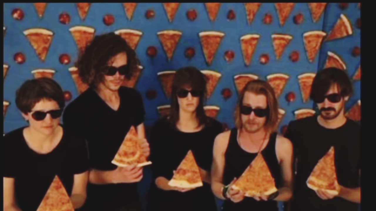 Ones that can See talks a Pop Song about Pizza
