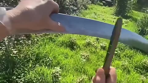 "Sharp Grass Cutting Blade in Action!" ✂️🌾⚡