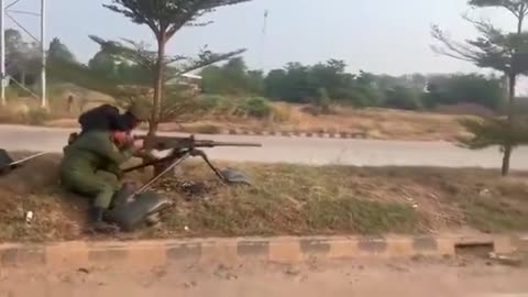🔫🌿 Myanmar War | KNLA Resistance Fighters Using Seized American Browning MG in Myawaddy Fight | RCF