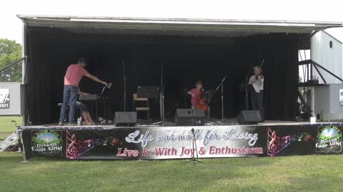 Suzuki Violinists (Live)