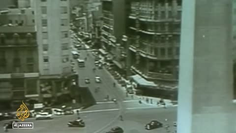 Argentina lifts currency controls