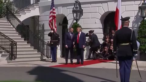 White House arrival of Polish president: FlyOver honors a fallen Polish F-16 pilot