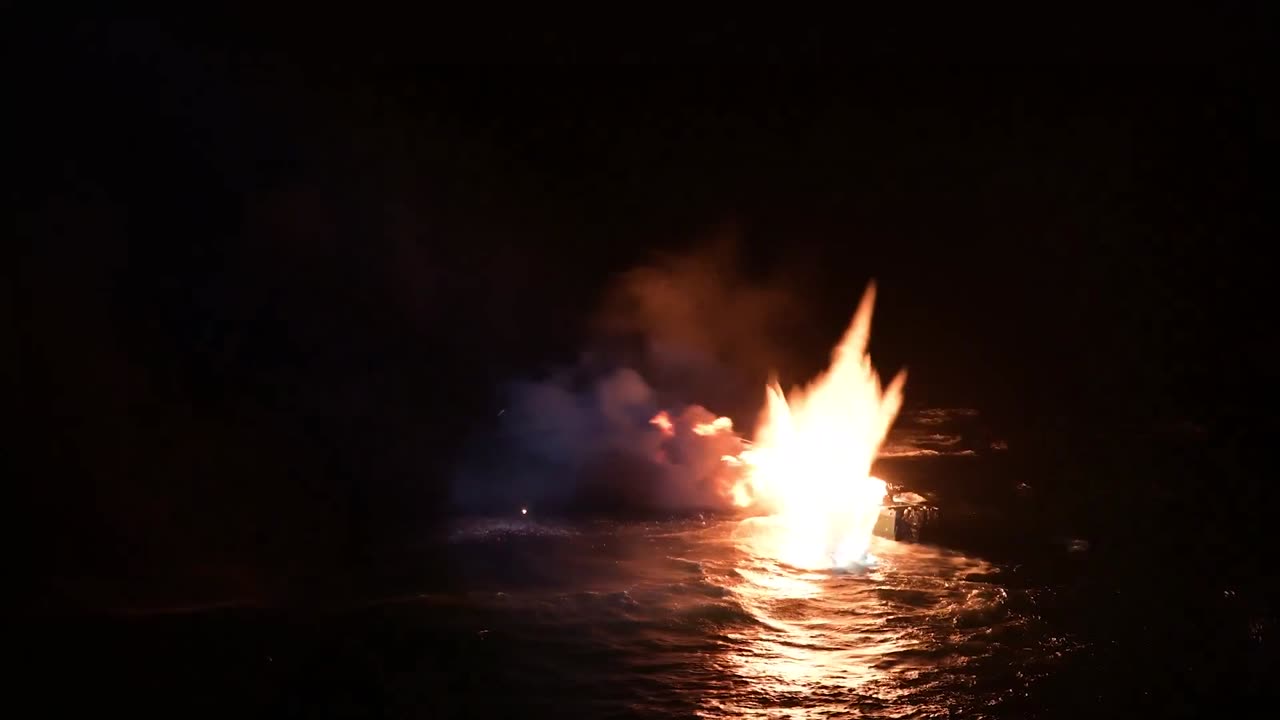 PATRIOTISM INTENSIFIES! U.S. Coast Guard destroys drug boat during ‘Operation Pacific Viper’ 🇺🇸💥