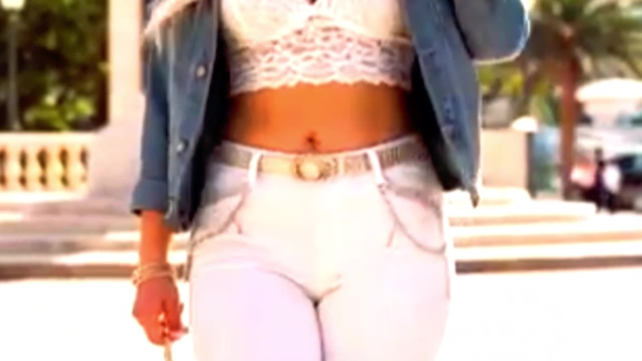 "Our fashion story started in a hallway 🩷✨":