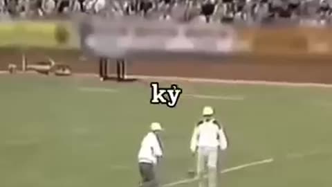 JAR THROWER PINCHES PERSON TO THE FALL?