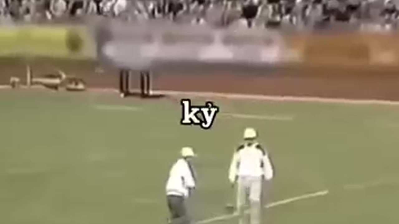 JAR THROWER PINCHES PERSON TO THE FALL?