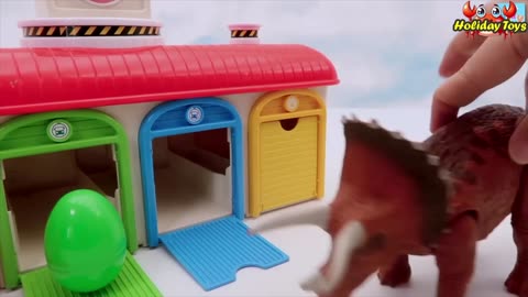 Triceratops Picks Eggs on Rocks When Predators Come