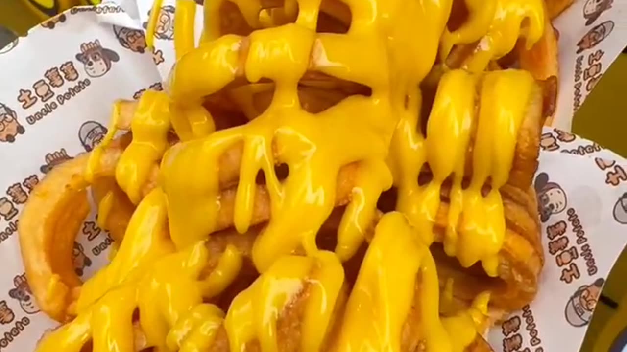 Streetfood potato cheese snacks