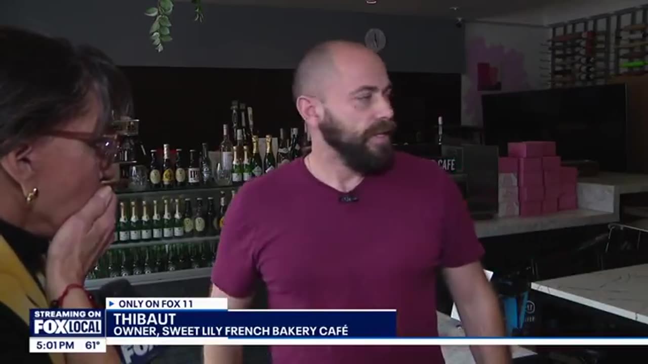 3 Niggers break into bakery to steal gorilla cookies