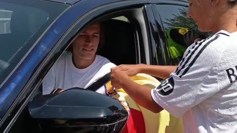 Alvaro Carreras reaction to being told 'you have to stop Lamine Yamal' by Real Madrid fan