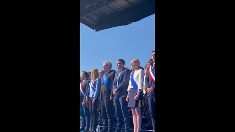 Marine Le Pen leads thousands of patriots singing the national anthem
