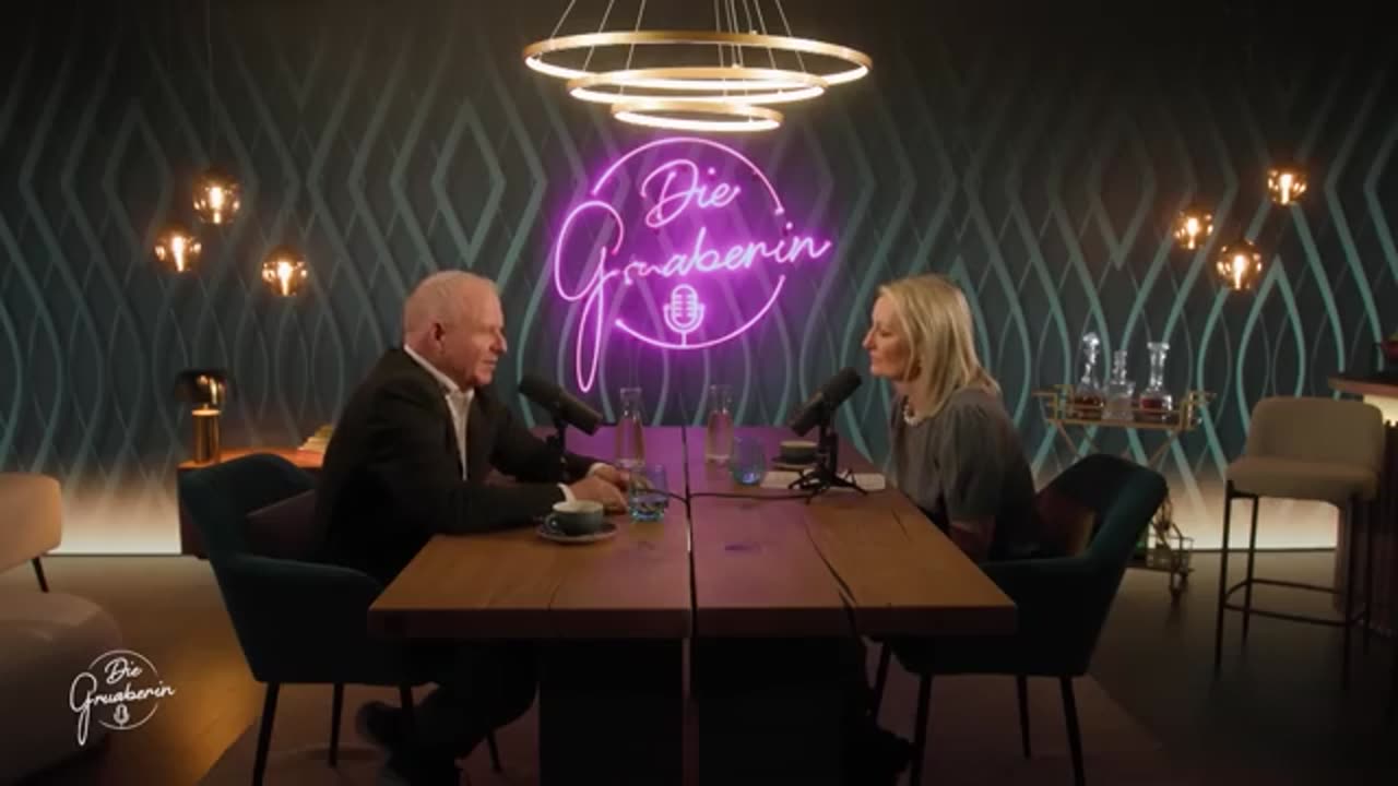 Corona, Kontrolle & Impfpolitik: Monika Gruber & Dr. Spitzbart | Die Gruaberin