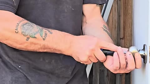 Don't Over-Tighten! The Manly Grip That Can Break Anything! #livingoffgrid #homesteading