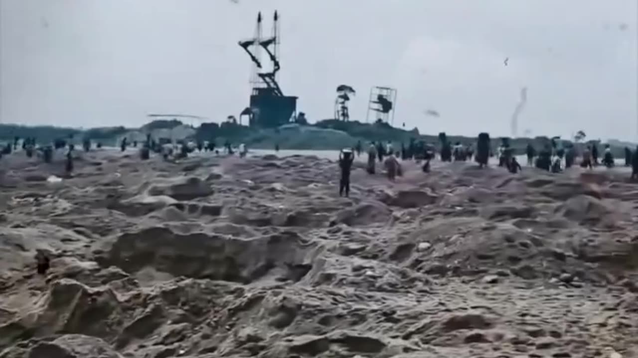 ৮০/৯০ দশকের বাংলা সিনেমার মতো লাস্ট দৃশ্যে এসে পুলিশ বলছে আইন নিজের হাতে তুলে নেবেন না।