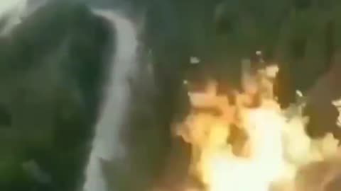 ELICOTTERO LANCIA MATERIALE INCENDIARIO - SIAMO L'UNICA SPECIE CHE DISTRUGGE IL PROPRIO HABITAT