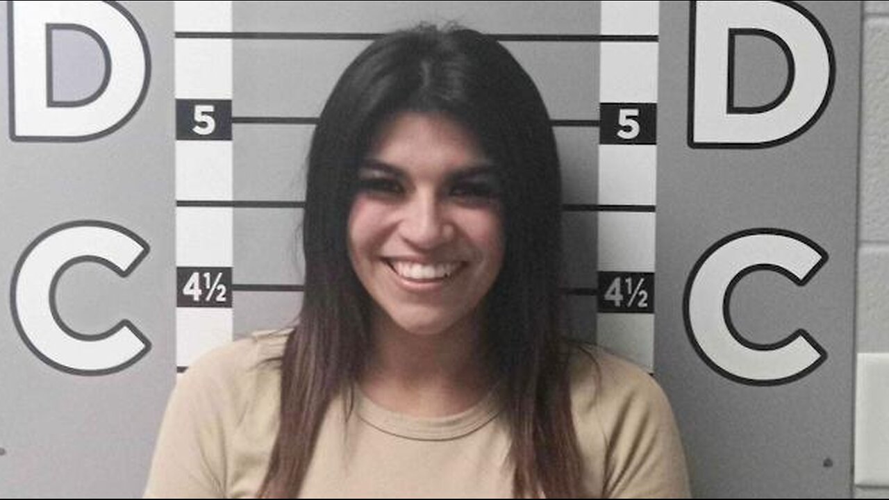 Pregnant Woman Accused of Wreaking Glitter-Filled Havoc on Ex’s Car as Glam Mugshot Goes Viral