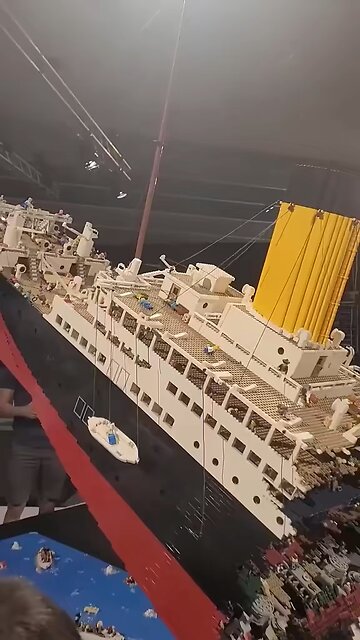 Titanic Lego Model