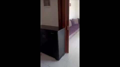 TRUE ISLAM: Syrian militias force an antire Druz family to Jump off their porch while shooting them!