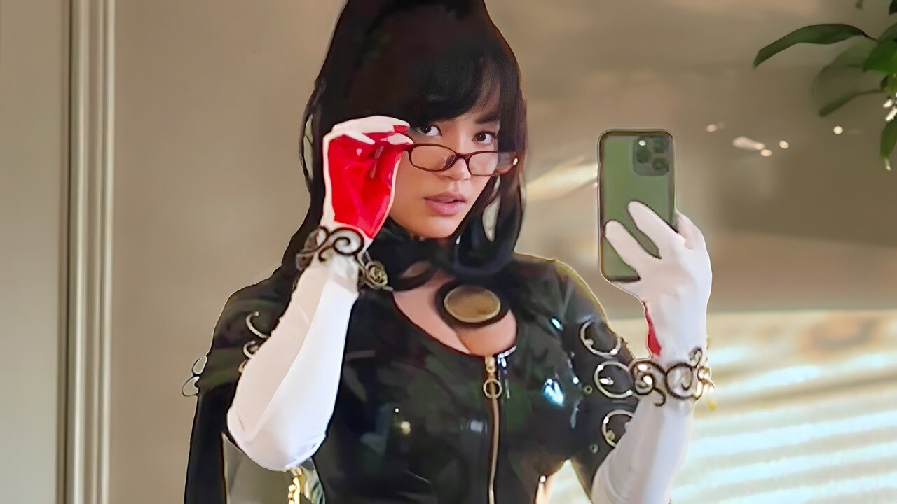 I Showed Him My Cosplay/