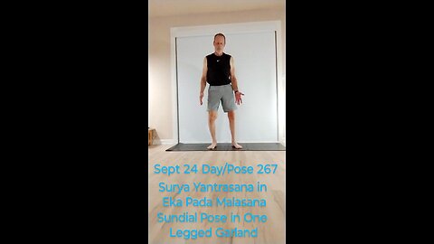Surya Yantrasana in Eka Pada Malasana / Sundial Pose in One Legged Garland