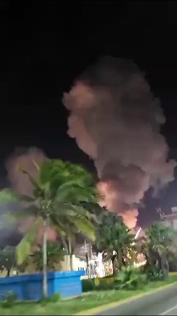 🇺🇸🇻🇪⚡️- More footage from explosions in Venezuela.