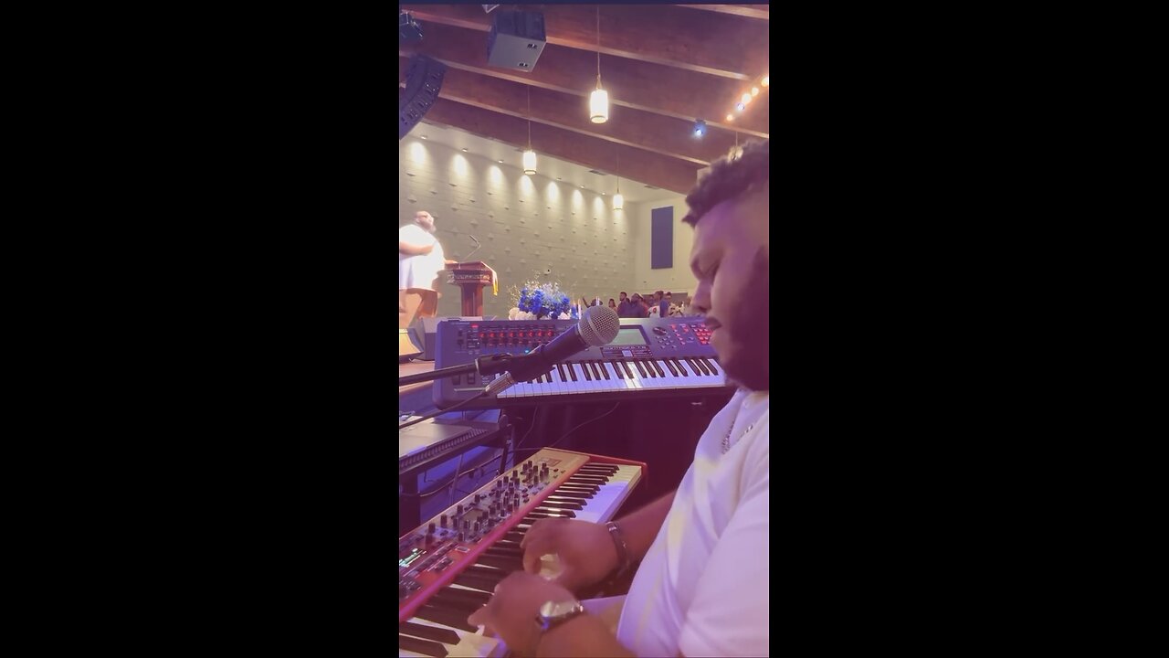 Jbass1335 on keys 🎹- Hallelujah song remix 🎵🎶🎵