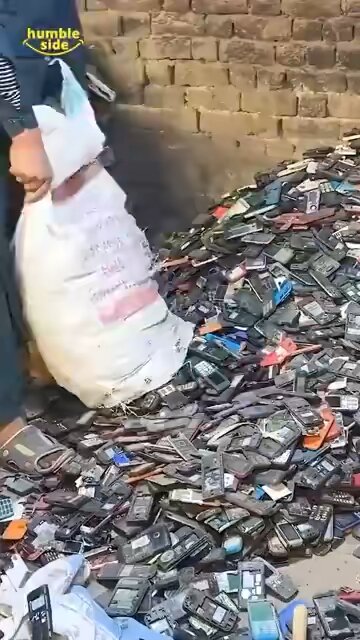 Turning used mobile phone to gold