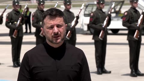 'I'm here,' Zelenskiy says in Turkey as message to Putin 05/15