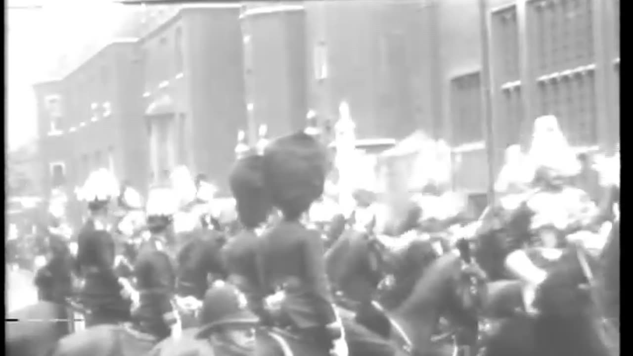 [PATHE NEWSREEL EXCERPTS] - [PATHE NEWSREEL EXCERPTS] - cbs-cbswwi-199