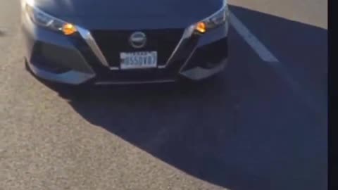 A bӏасk films itself obstruсtіng traffic.