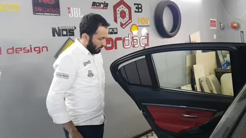 BMW F30 - Electric retractable curtains