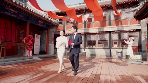 China hopes picture-perfect wedding spots will halt falling births