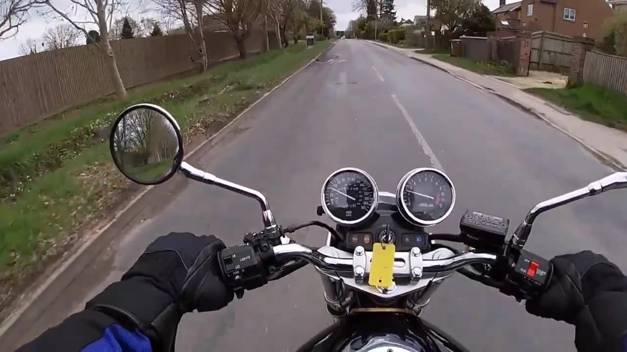 Kawasaki Zephyr 750C1 | Classic Bike Walkaround & Ride Test part1