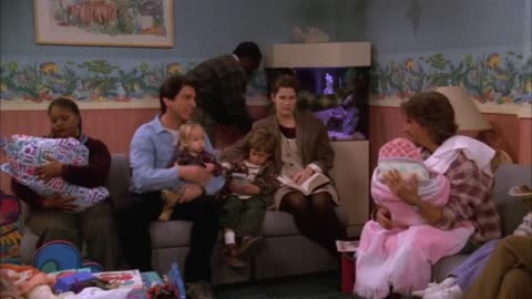 Everybody Loves Raymond - Season 1 - Episode 13 - Debra's Sick